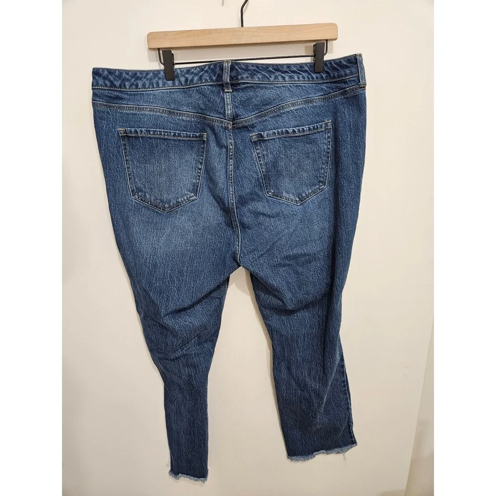 Torrid High-Rise Straight Distressed Jeans Medium Wash Raw Hem 18R‎ RN148862